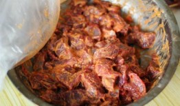 牛肉烤串爆料怎么做的视频,视频揭秘家常美味烤串制作方法